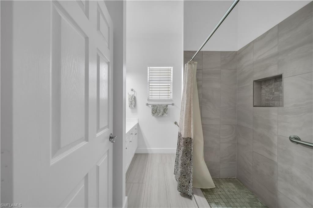 11142 Lakeland Cir Property Photo 22
