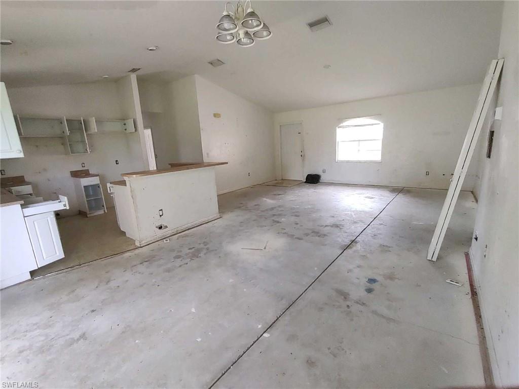 3125 74th St W Property Photo 2
