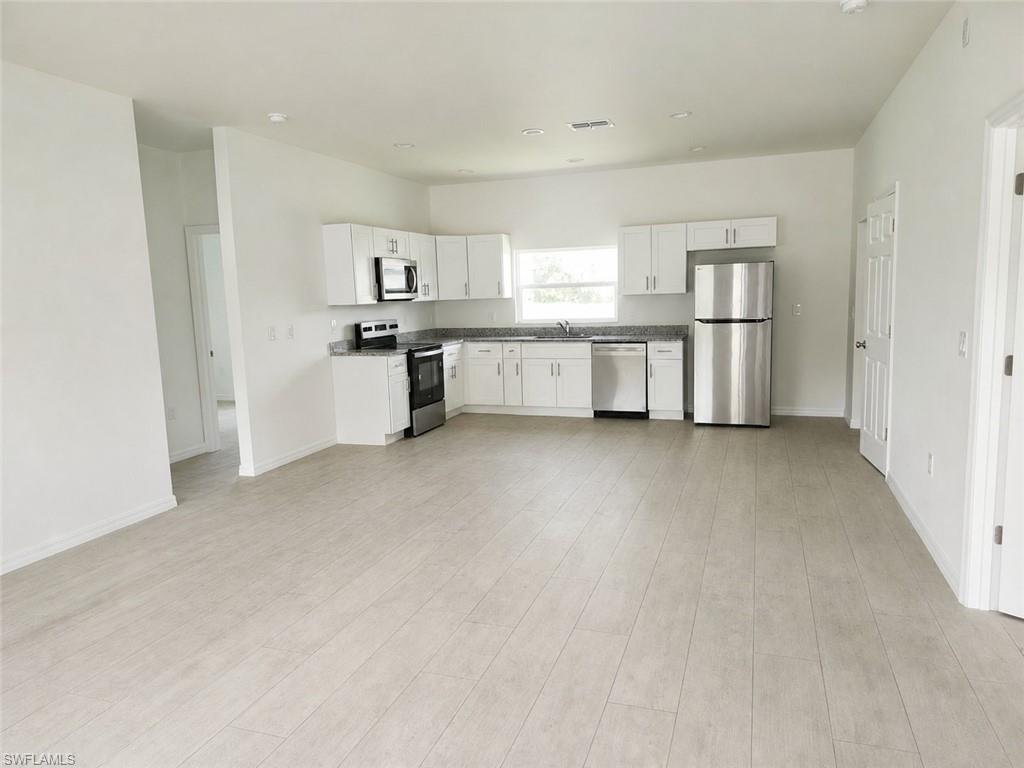 608 Kleinart Dr Property Photo 3