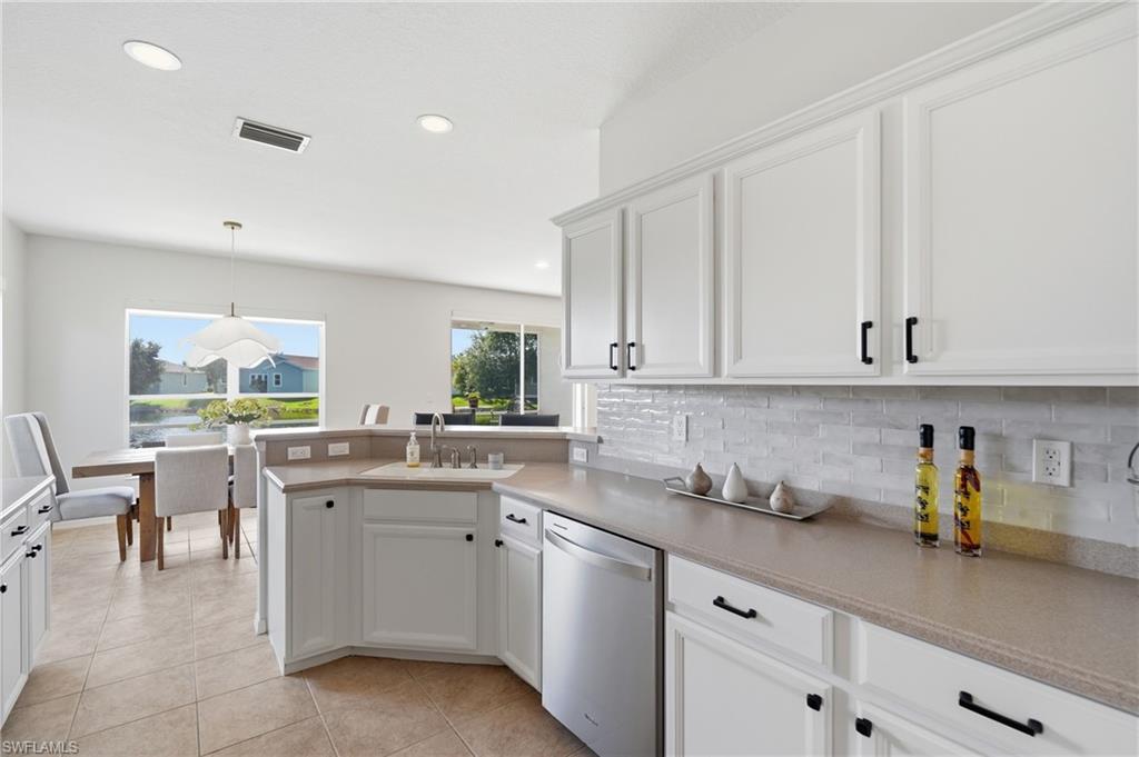 8631 Lakefront Ct Property Photo 11