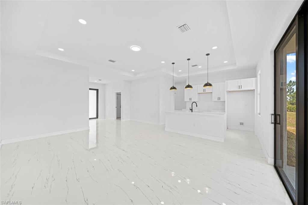 2614 71st St W Property Photo 11