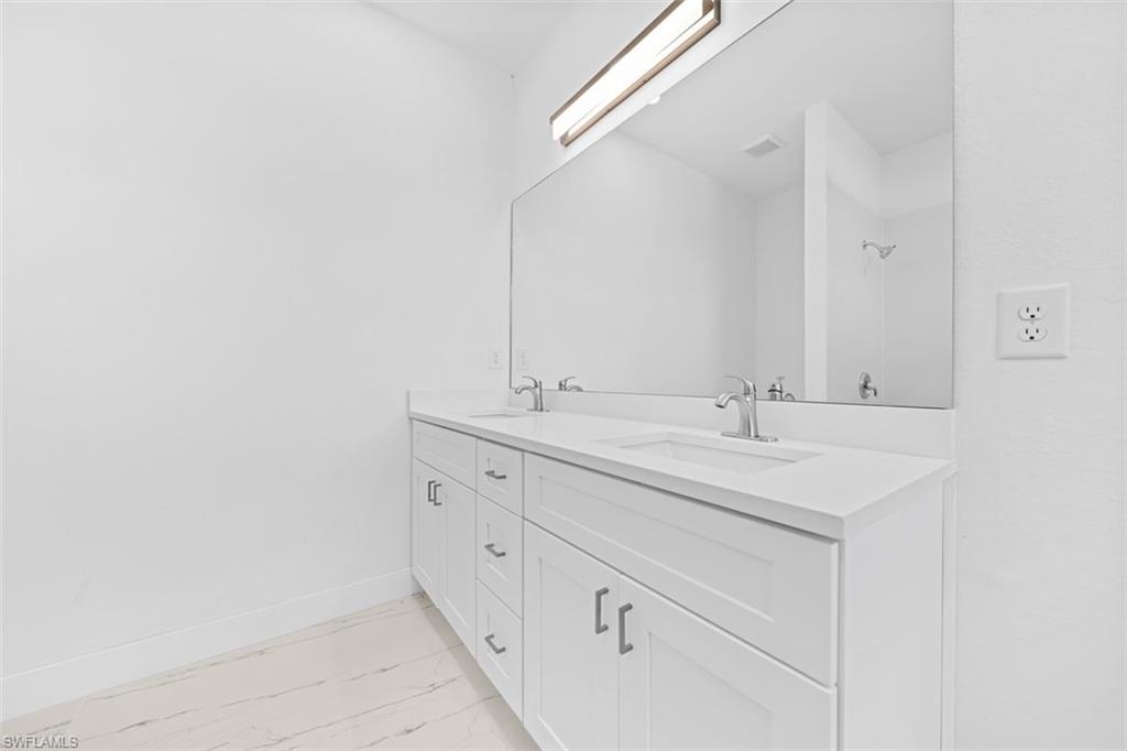 2614 71st St W Property Photo 14