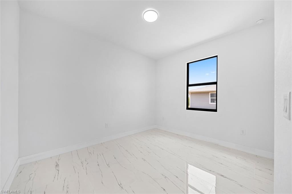 2614 71st St W Property Photo 21