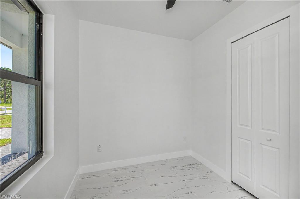 3123 69th St W Property Photo 6