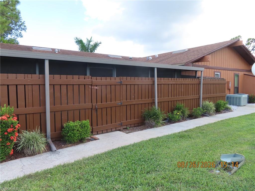 5640 Foxlake Dr Property Photo 2