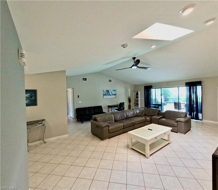 2026035998 Property Photo 2
