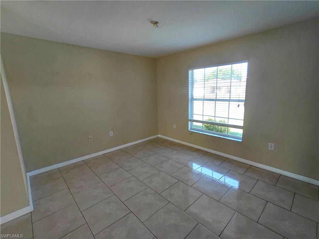 2013 Ne 13th Pl Property Photo 6