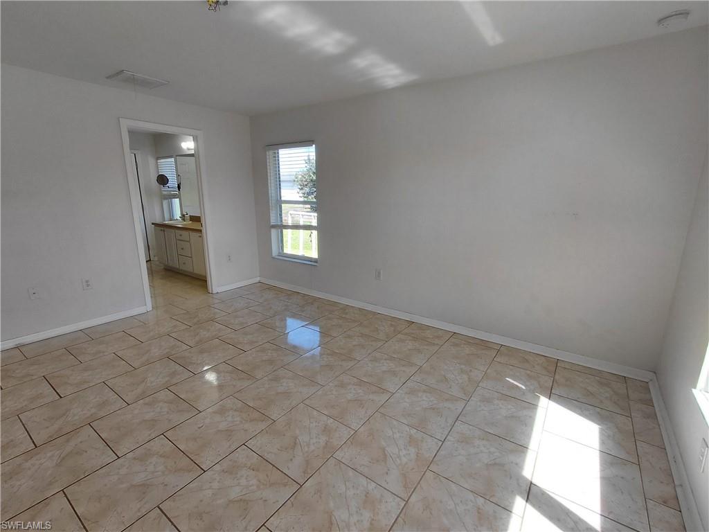 2013 Ne 13th Pl Property Photo 17