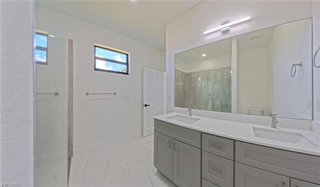 3306 74th St W Property Photo 11