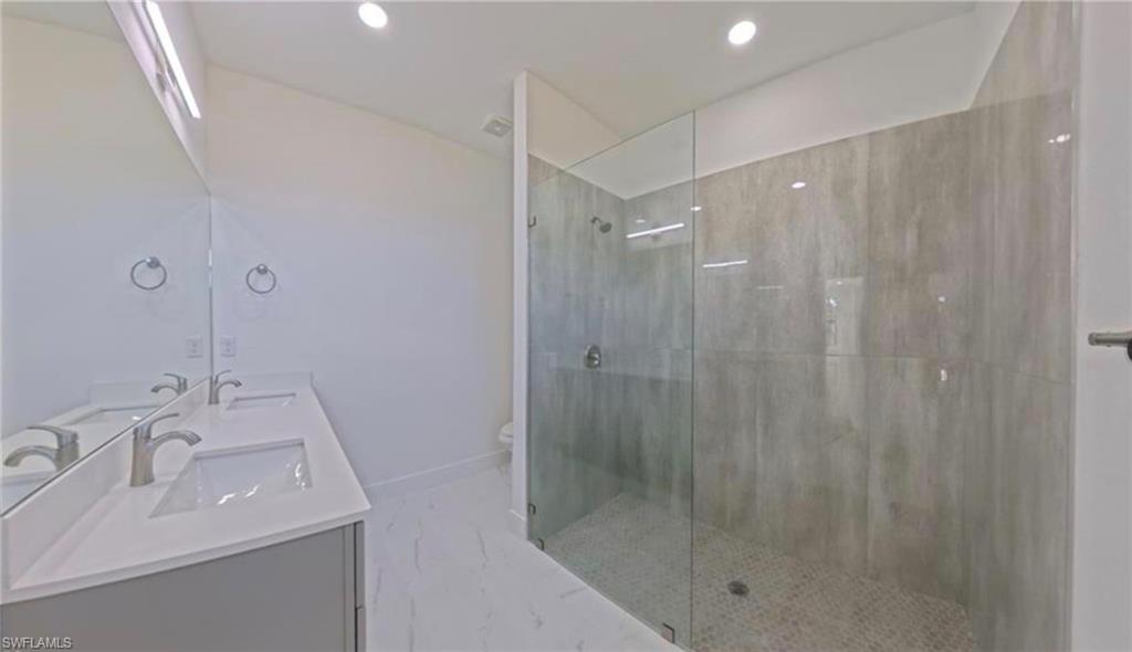 3306 74th St W Property Photo 12