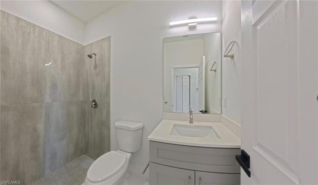 3306 74th St W Property Photo 17