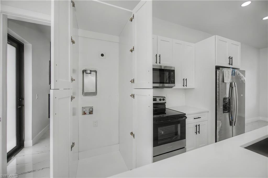 3121 69th St W Property Photo 14