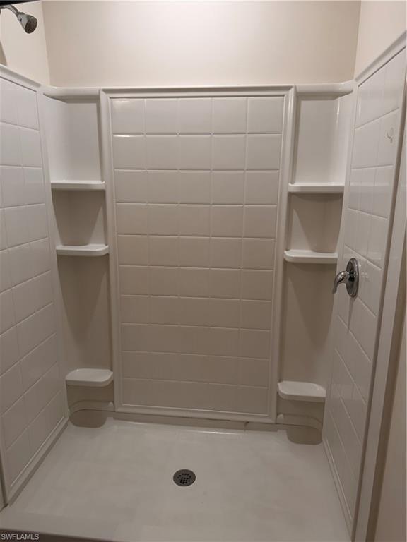 10801 Crossback Ln Property Photo 15
