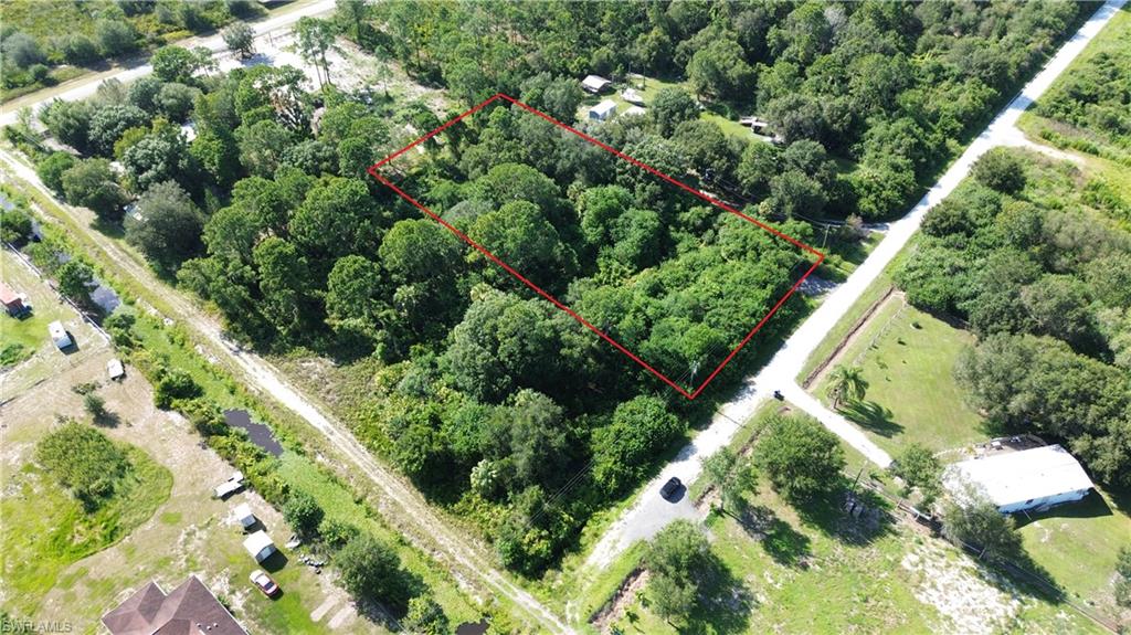 620 N Live Oak St Property Photo 2