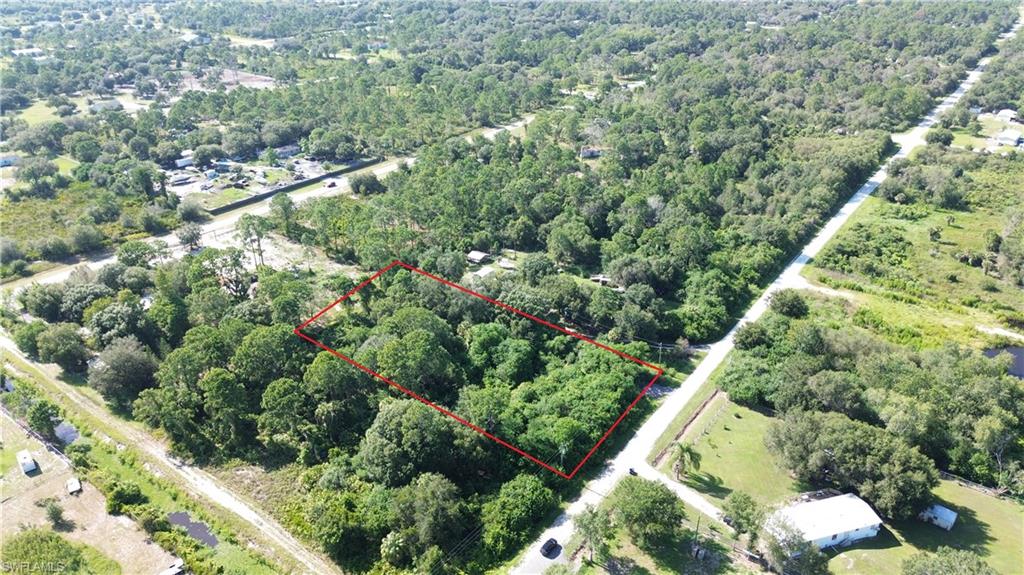 620 N Live Oak St Property Photo 5