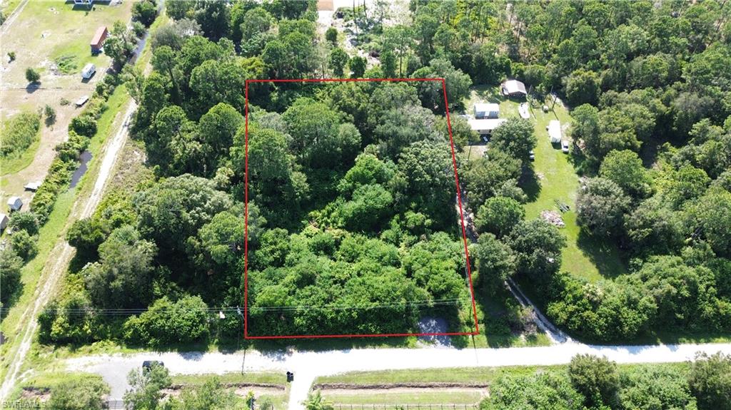 620 N Live Oak St Property Photo 6