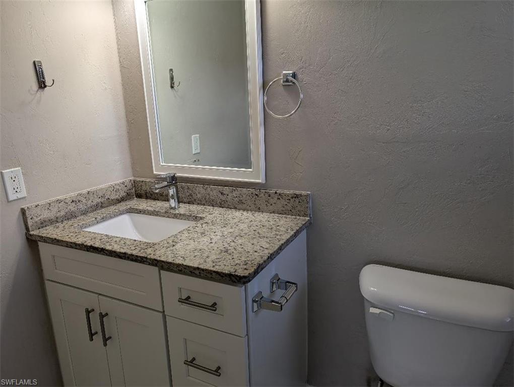3715 Se 9th Pl #9 Property Photo 5