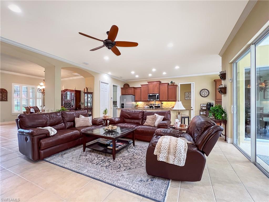 3290 Shady Bend Way Property Photo 2