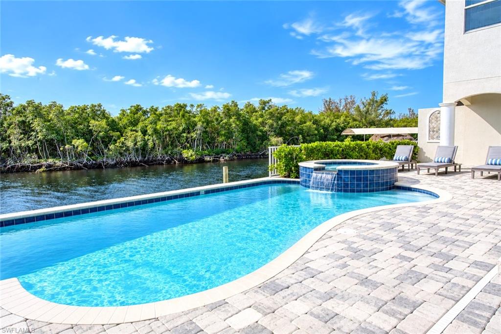 2368 Coral Point Dr Property Photo 6