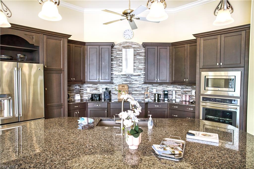 2368 Coral Point Dr Property Photo 18