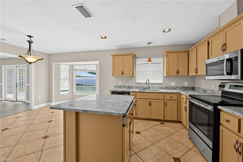 1304 71st St Nw Property Photo 10