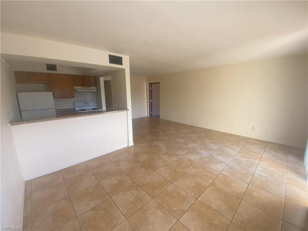 2229 Central Ave Property Photo 4