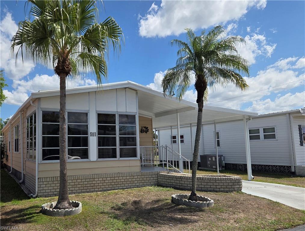 561 Winning Way Property Photo 1