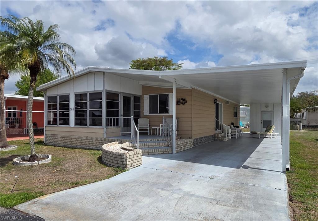 561 Winning Way Property Photo 4