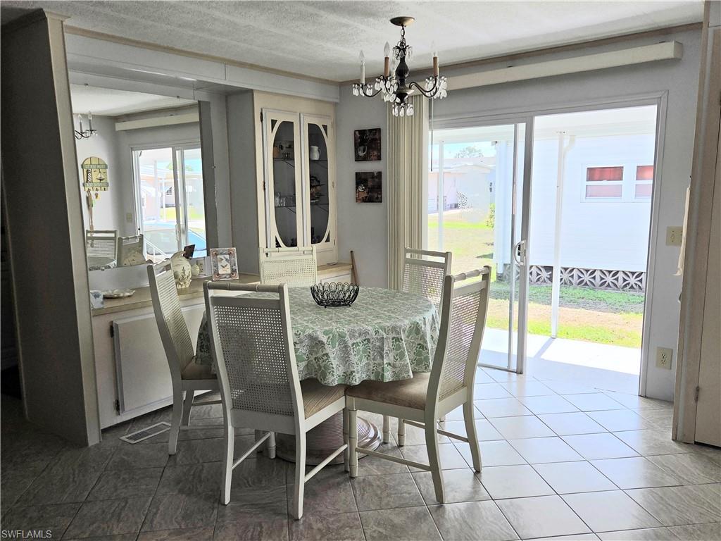 561 Winning Way Property Photo 7