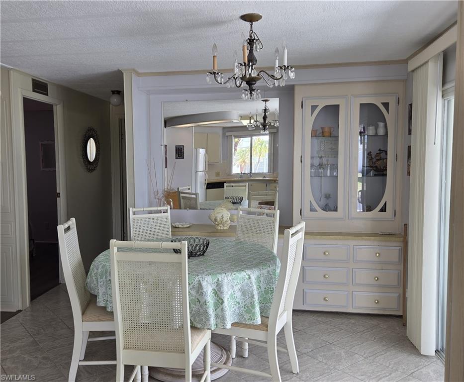 561 Winning Way Property Photo 8