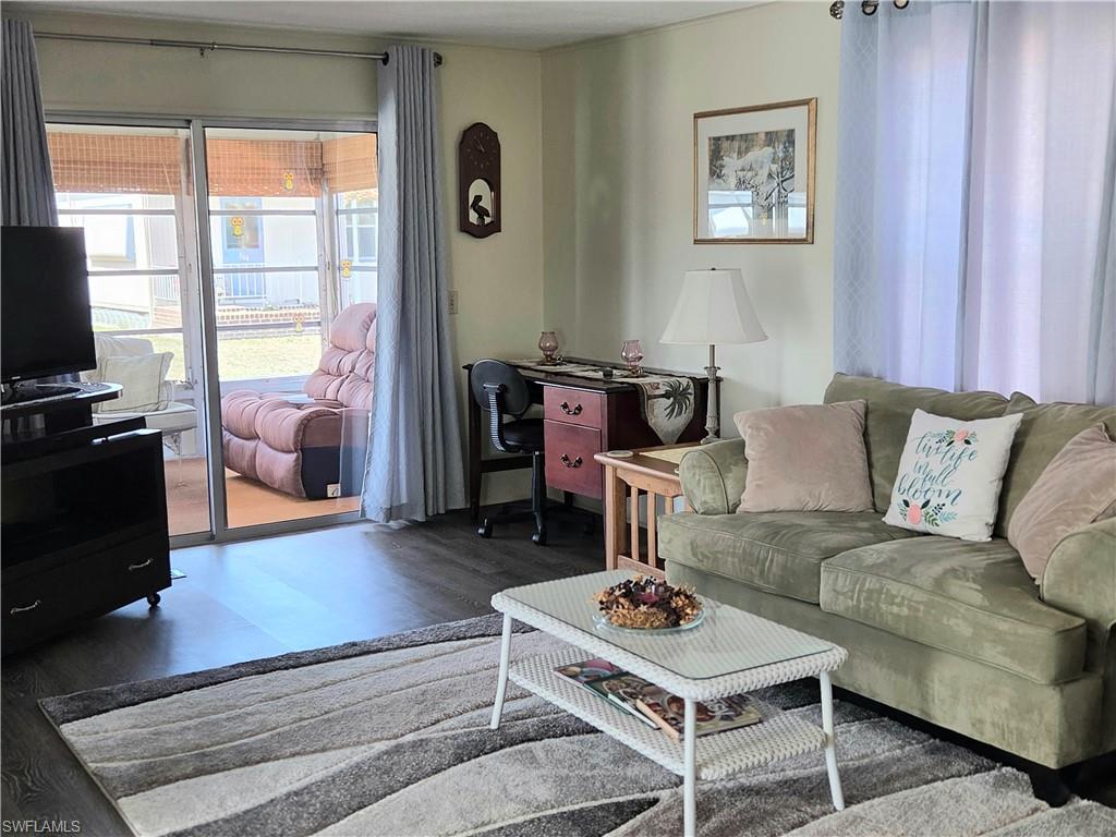 561 Winning Way Property Photo 11