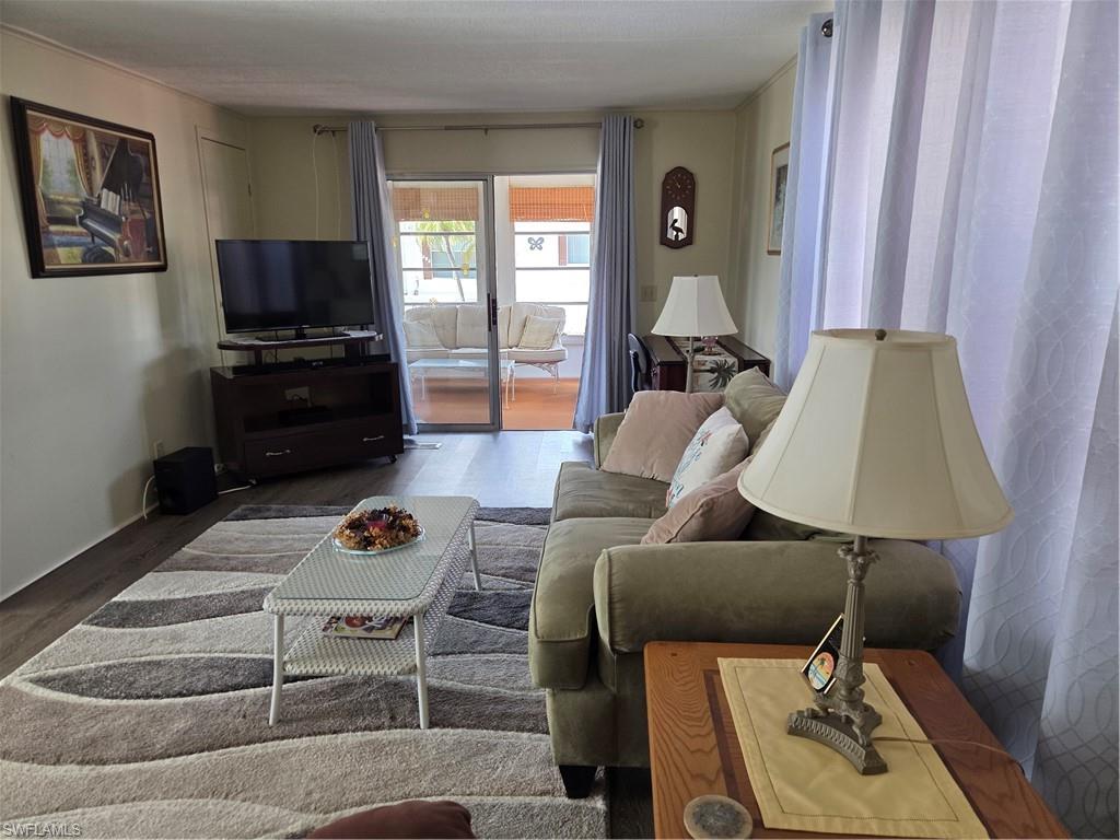 561 Winning Way Property Photo 12