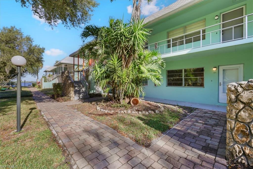 3225 E Riverside Dr 63f Property Photo 2