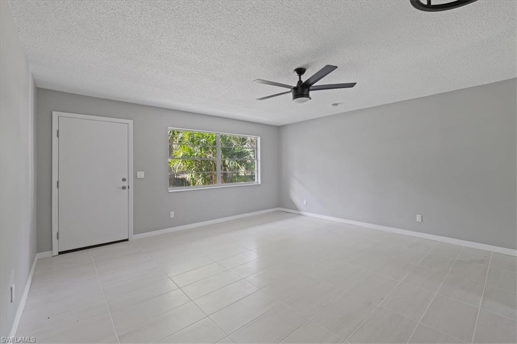 3225 E Riverside Dr 63f Property Photo 4