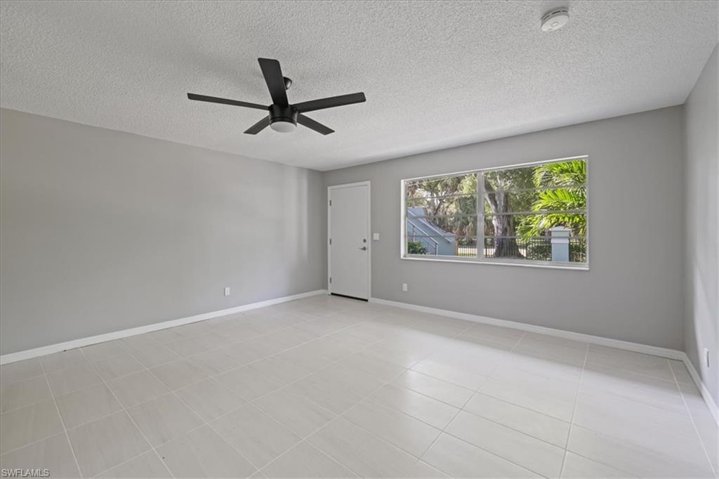 3225 E Riverside Dr 63f Property Photo 5
