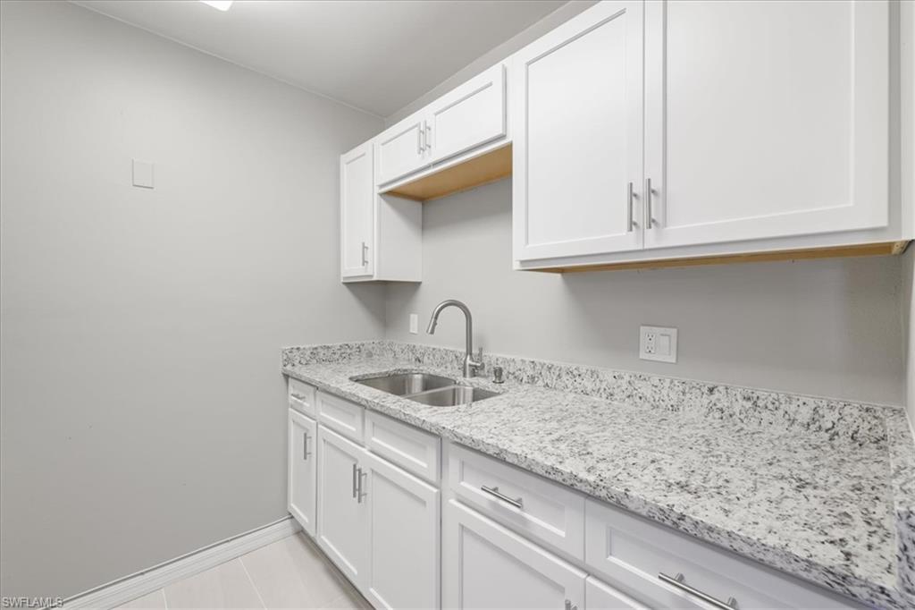 3225 E Riverside Dr 63f Property Photo 10