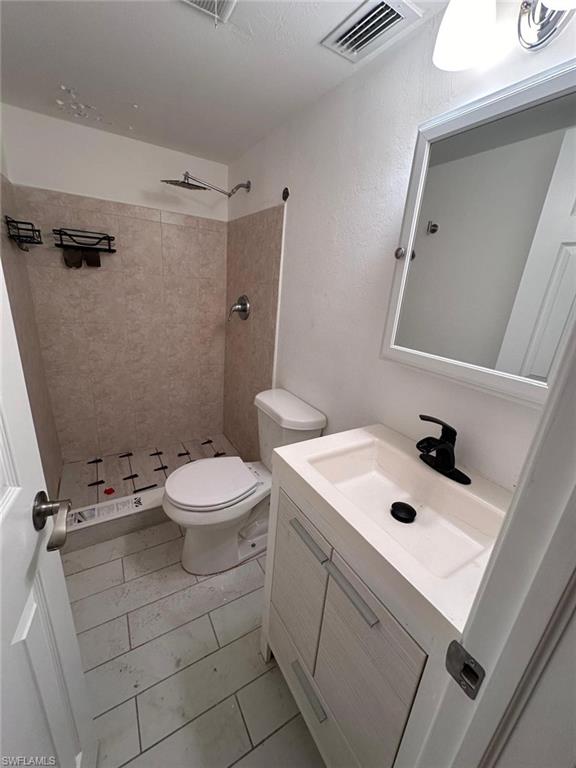 12642 Kenwood Ln B Property Photo 10