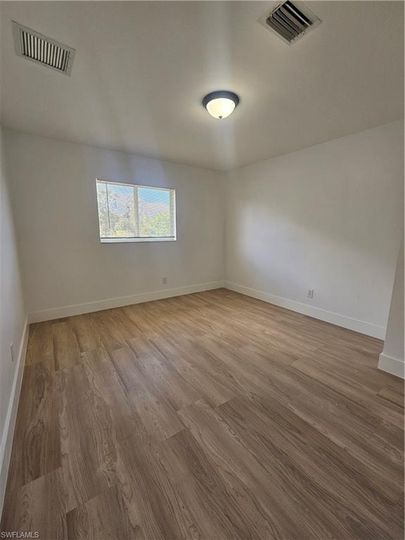 1247 Bacon Ave B Property Photo 6