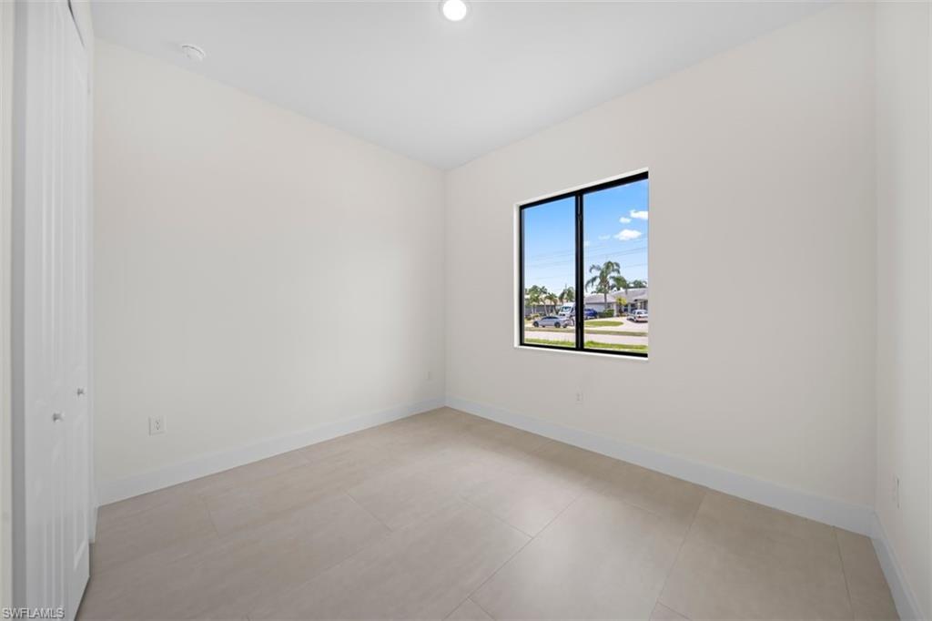 29 Trafalgar Pkwy Property Photo 35
