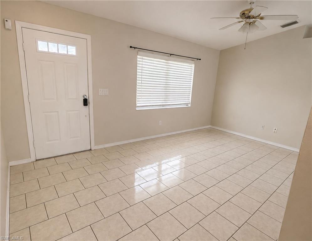 21476 Peachland Blvd Property Photo 5