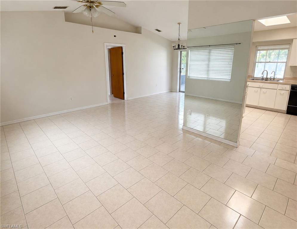 21476 Peachland Blvd Property Photo 6