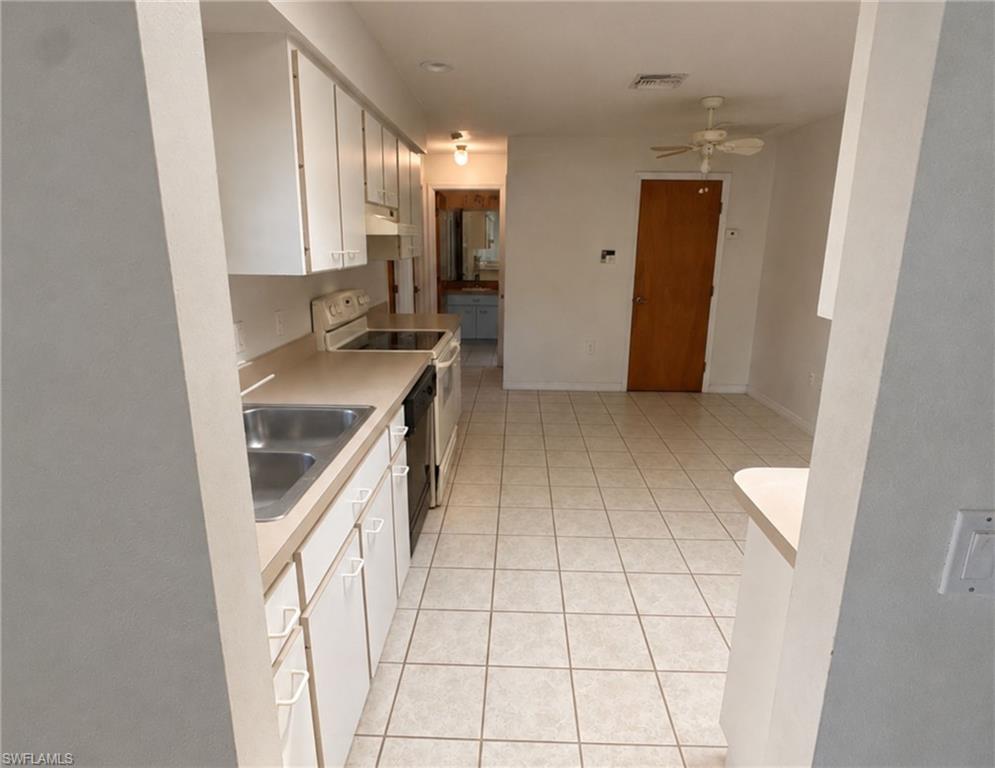 21476 Peachland Blvd Property Photo 7