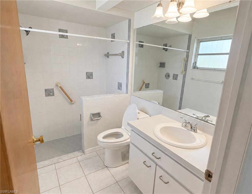 21476 Peachland Blvd Property Photo 14