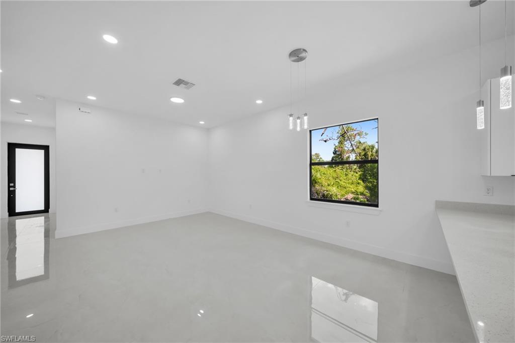 347 Columbus Blvd Property Photo 15
