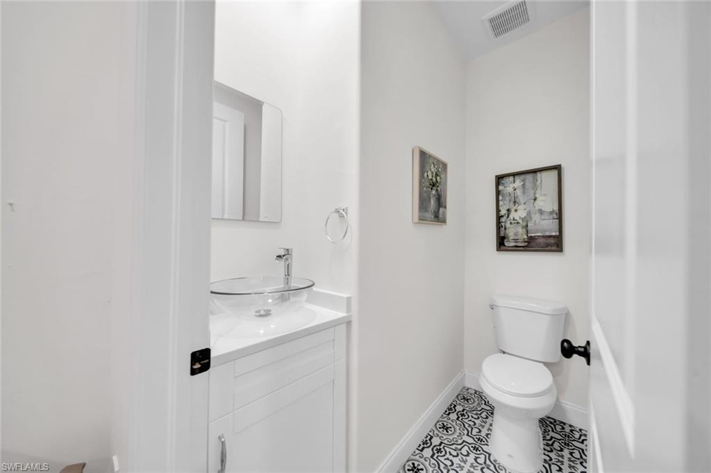 609 Clayton Ave Property Photo 21