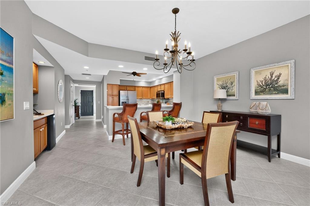 3313 Sunset Key Cir 402 Property Photo 6