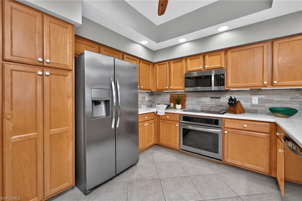 3313 Sunset Key Cir 402 Property Photo 9