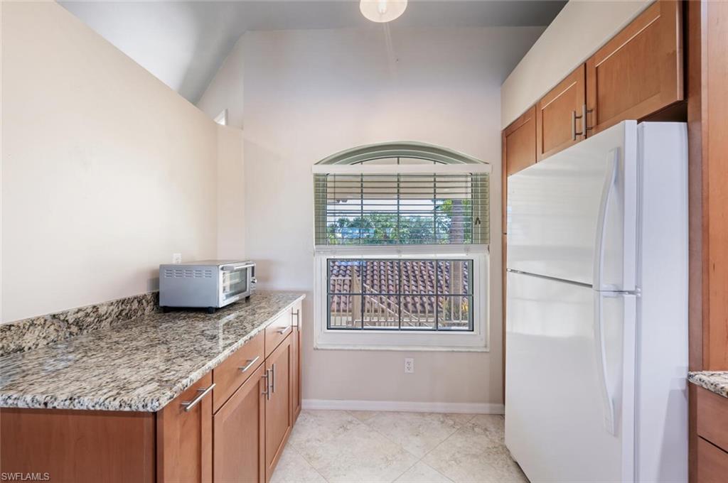 242 Newport Dr 509 Property Photo 7
