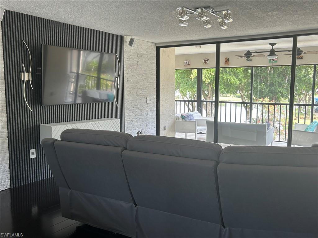 4250 Steamboat Bend 206 Property Photo 2