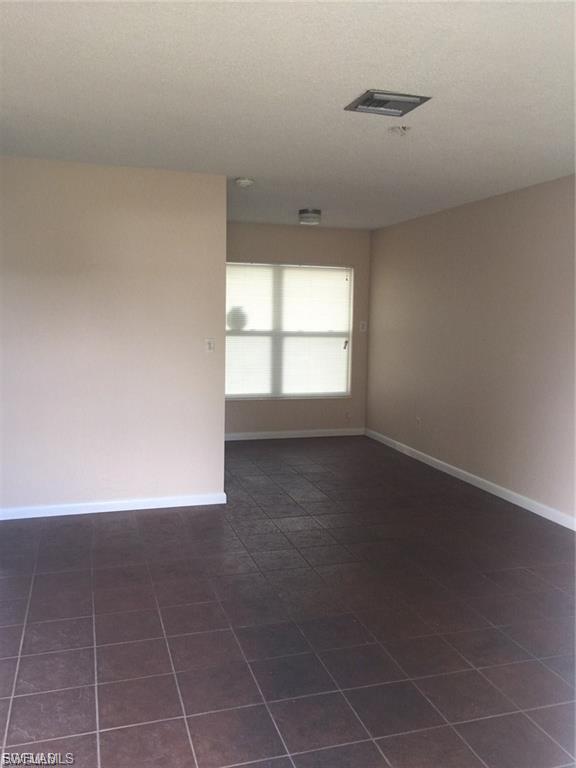 1114 Vineyard Pl Property Photo 3